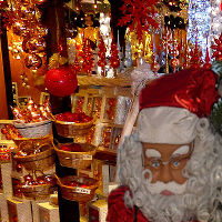 Weihnachten das ganze Jahr, Christbaumschmuck in allen Farben und Formen für ihr unvergessliches Weihnachtsfest zuhause